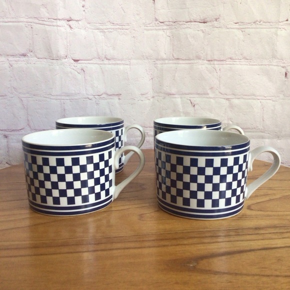 International Tableworks Classic Checks Stoneware Mugs - Set of 4 - Picture 1 of 7